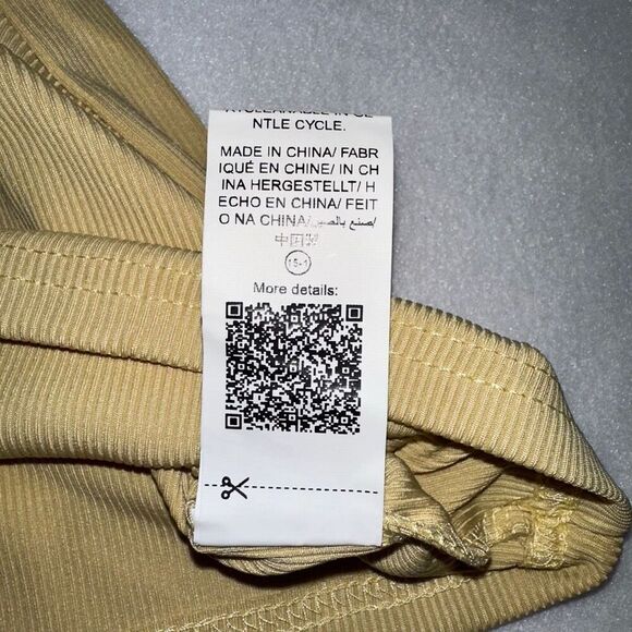 SHEIN Yellow Gold Halter Top - Picture 3 of 4